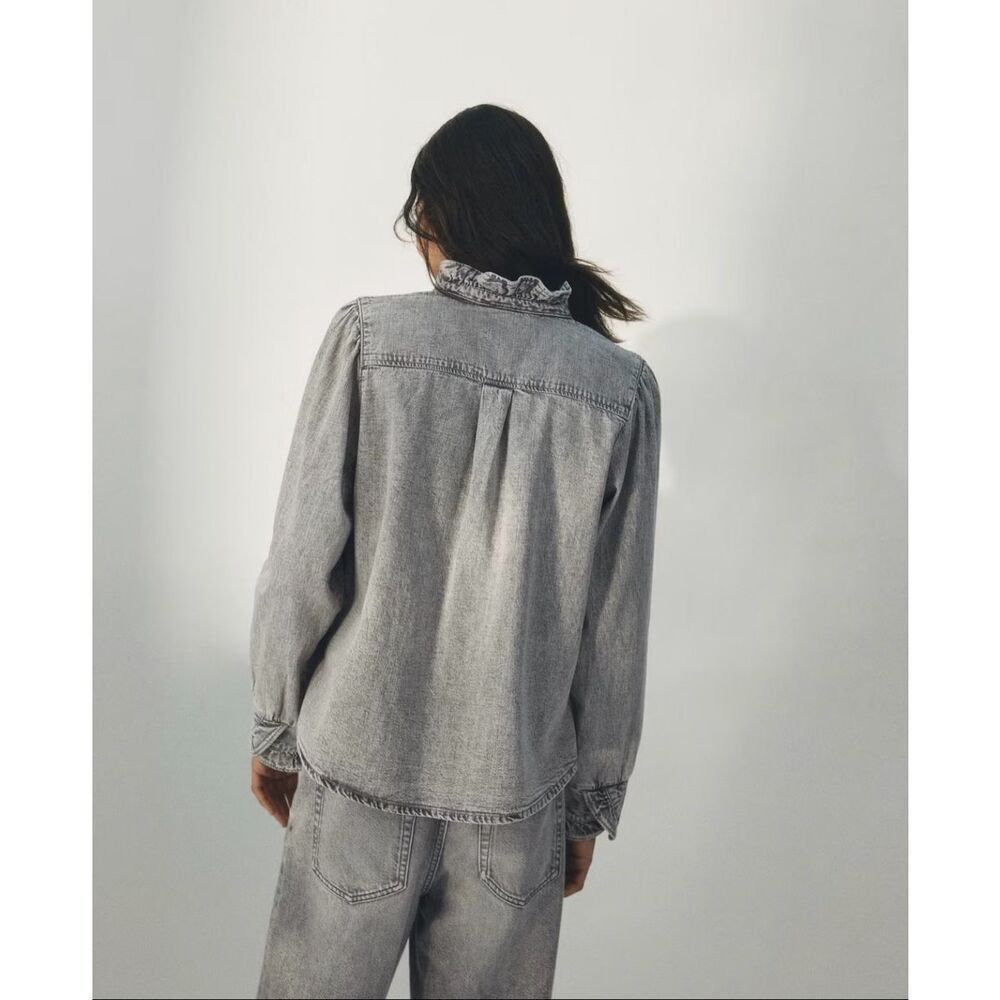 NWT H&M RUFFLE-TRIMMED DENIM BLOUSE - Picture 5 of 7